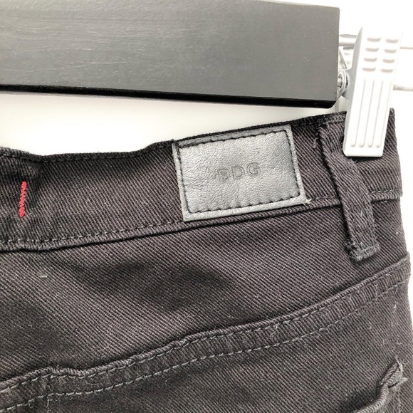 BDG black floral print jeans. High rise twig ankle - Picture 5 of 5